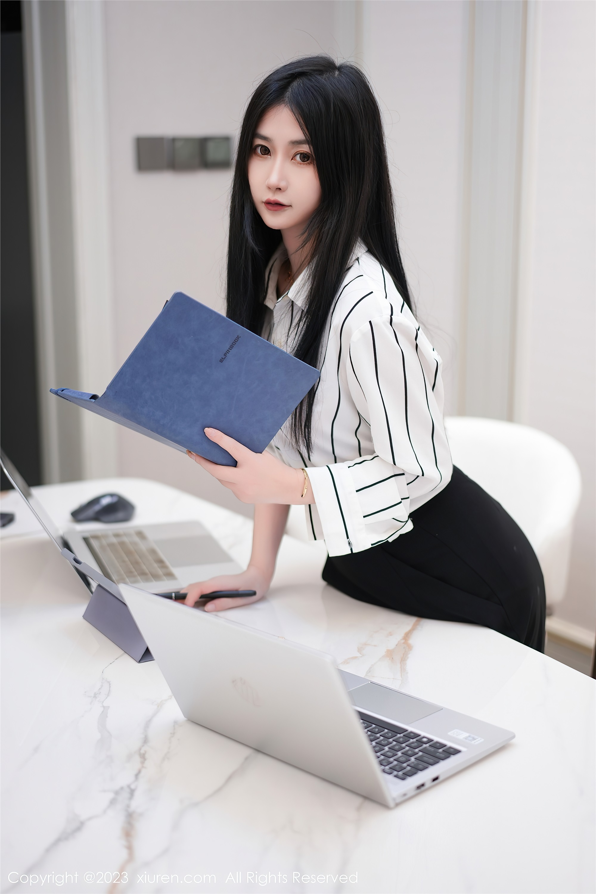 XiuRen秀人网  2023.06.02 NO.6845 laura阿姣